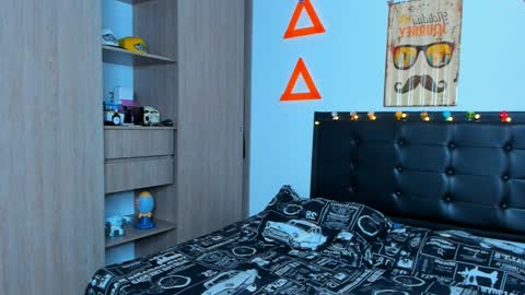 Elias Valencia online show from 12/24/24, 05:02