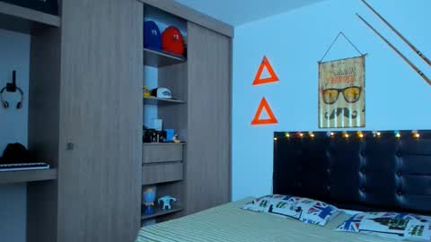 Elias Valencia online show from 02/15/25, 09:05