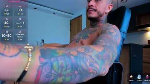 Snapshot of fitnolan chatting on 12/13/25, 07:53 Elias Valencia online show from 12/13/25, 07:53