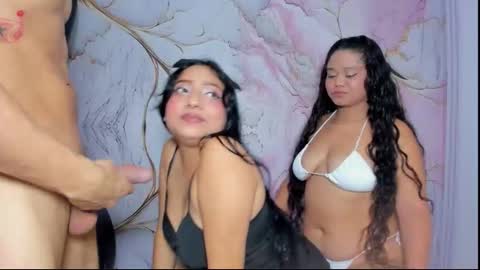 Snapshot of fkndream18 chatting on 11/22/25, 02:21 Sophia Antonella Ryan online show from 11/22/25, 02:21