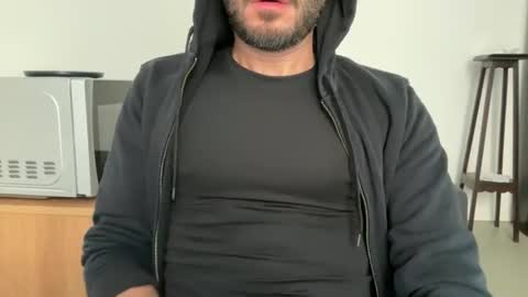 Snapshot of fla85 chatting on 10/19/25, 11:33 Fla is short for Flavio online show from 10/19/25, 11:33