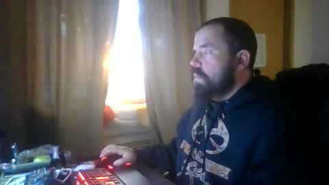 Snapshot of flagking85 chatting on 12/17/25, 10:27 flagking 85 online show from 12/17/25, 10:27