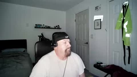 Florida guy online show from 12/31/24, 05:33
