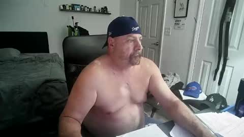 Snapshot of flaguy3233 chatting on 10/02/25, 07:26 Florida guy online show from 10/02/25, 07:26