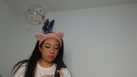 Snapshot of flamebond_room chatting on 10/14/25, 12:06 tteo Sienna online show from 10/14/25, 12:06