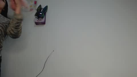 Snapshot of flamebond_room chatting on 10/15/25, 12:05 tteo Sienna online show from 10/15/25, 12:05