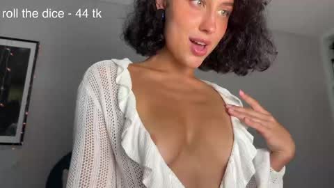 Snapshot of flaming_hotty chatting on 11/22/25, 06:12 Eva online show from 11/22/25, 06:12