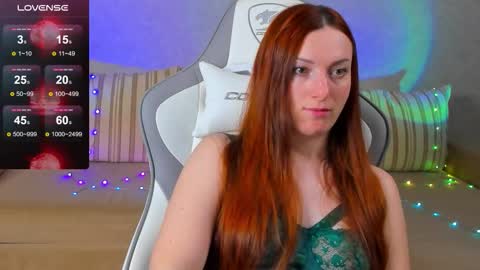 Snapshot of flamystar chatting on 10/21/25, 01:17 Yana online show from 10/21/25, 01:17