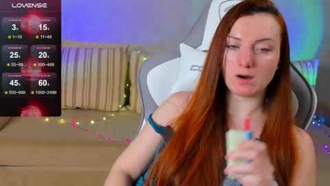 Snapshot of flamystar chatting on 10/23/25, 12:21 Yana online show from 10/23/25, 12:21