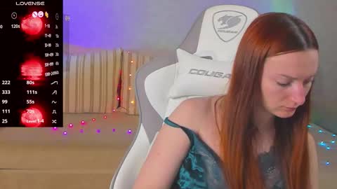 Snapshot of flamystar chatting on 12/15/25, 01:32 Yana online show from 12/15/25, 01:32