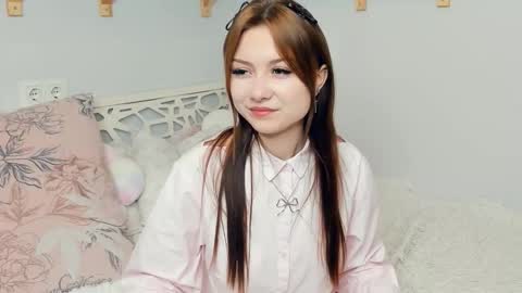 Snapshot of flawfull chatting on 10/18/25, 11:33 Cheryl 3 online show from 10/18/25, 11:33