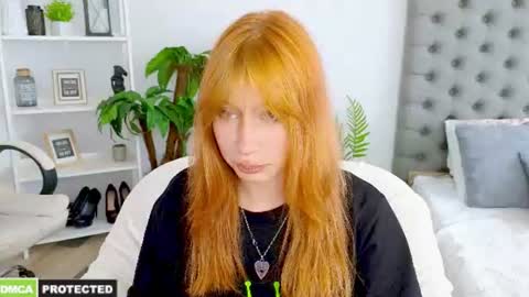 Snapshot of fleur_fox chatting on 07/16/26, 09:26 fleur_fox online show from 07/16/26, 09:26