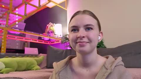 Leia online show from 10/14/25, 08:15