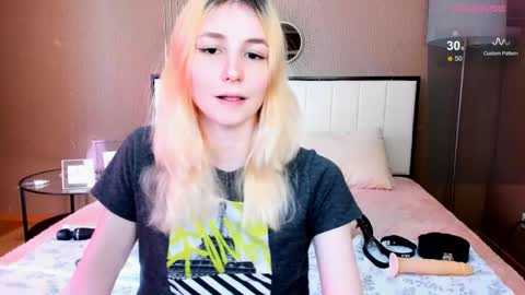 FlexiMona online show from 10/17/25, 08:28