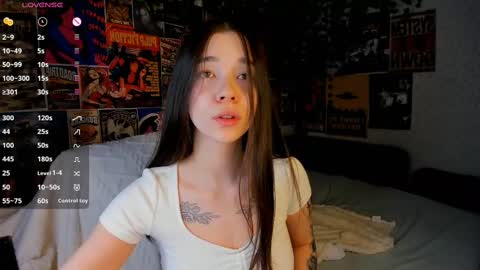 Emely  online show from 03/07/25, 09:17