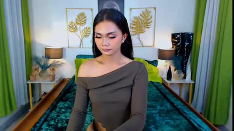 Snapshot of flirtymarga chatting on 09/18/25, 06:43 Marga online show from 09/18/25, 06:43