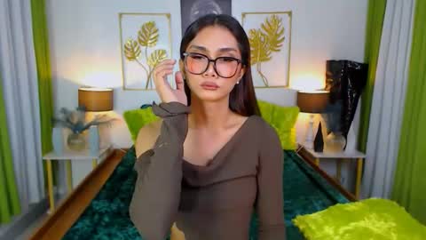 Snapshot of flirtymarga chatting on 09/21/25, 06:31 Marga online show from 09/21/25, 06:31