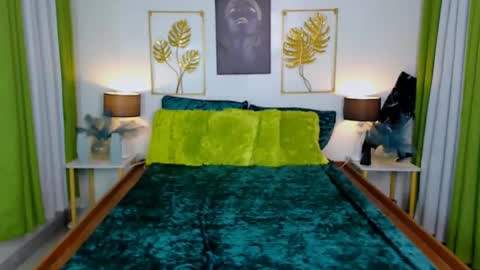 Snapshot of flirtymarga chatting on 10/02/25, 06:37 Marga online show from 10/02/25, 06:37