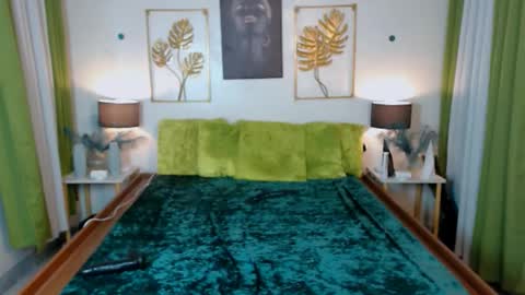 Snapshot of flirtymarga chatting on 11/06/25, 04:35 Marga online show from 11/06/25, 04:35