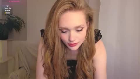 Snapshot of flirtypixy chatting on 09/12/25, 10:10 Polly online show from 09/12/25, 10:10