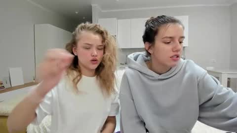 Mona online show from 10/25/25, 12:51