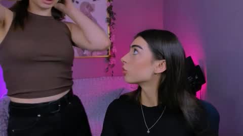 Snapshot of flora_ri chatting on 10/08/25, 09:29 just ask me online show from 10/08/25, 09:29