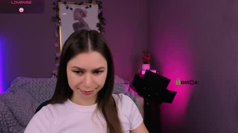 Snapshot of flora_ri chatting on 10/10/25, 09:19 just ask me online show from 10/10/25, 09:19