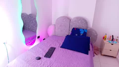 Snapshot of flordecayena_ chatting on 06/10/26, 03:07 Flordecayena online show from 06/10/26, 03:07