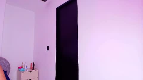 Snapshot of flordecayena_ chatting on 06/11/26, 03:04 Flordecayena online show from 06/11/26, 03:04