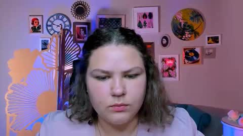 florenceanderson_ online show from 09/23/25, 09:23