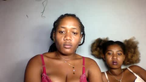 Snapshot of florencia011 chatting on 03/06/25, 03:02 florencia011 online show from 03/06/25, 03:02