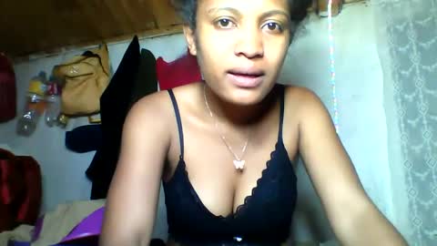 Snapshot of florencia011 chatting on 10/20/25, 05:46 florencia011 online show from 10/20/25, 05:46