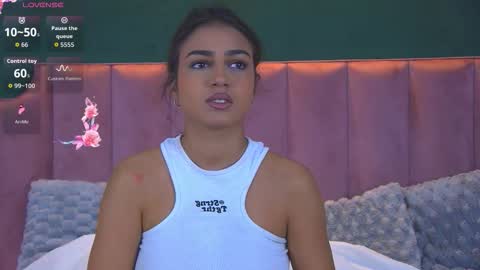 Vanessa online show from 10/28/25, 05:22