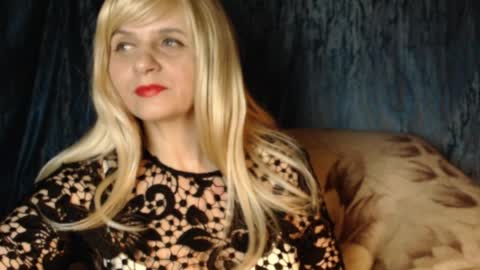 Snapshot of floretdiana chatting on 03/26/26, 10:26 floretdiana online show from 03/26/26, 10:26
