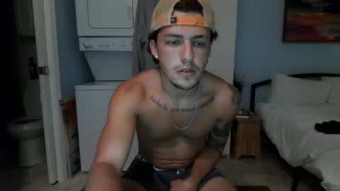 Snapshot of floridafratbro chatting on 10/14/25, 01:50 JJ online show from 10/14/25, 01:50