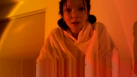 Snapshot of florindadinn chatting on 09/10/25, 04:12 florindadinn online show from 09/10/25, 04:12