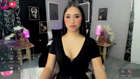 Snapshot of floryn_bloom chatting on 11/29/25, 02:09 Leslie online show from 11/29/25, 02:09
