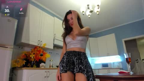 Nicole online show from 10/30/25, 09:26