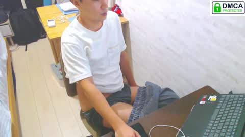 Snapshot of flowerbox chatting on 10/27/25, 12:42 flowerbox online show from 10/27/25, 12:42