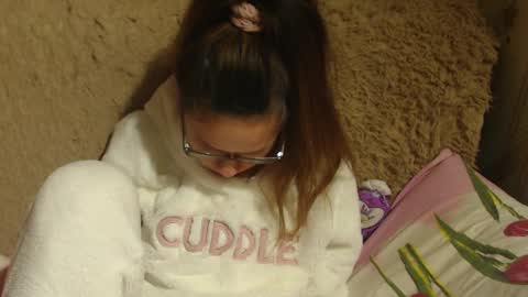 Snapshot of flowercandydoll chatting on 12/16/24, 02:25 say meow and send tip  online show from 12/16/24, 02:25
