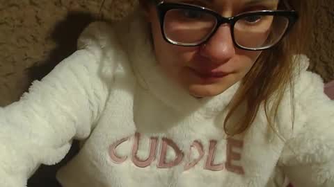 Snapshot of flowercandydoll chatting on 12/18/24, 10:57 say meow and send tip  online show from 12/18/24, 10:57