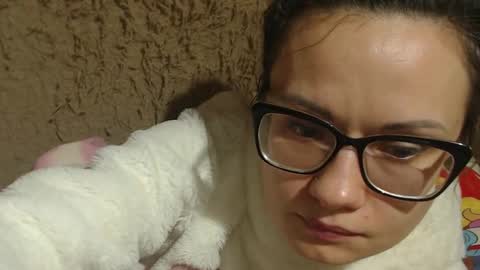 Snapshot of flowercandydoll chatting on 01/29/25, 12:43 say meow and send tip  online show from 01/29/25, 12:43