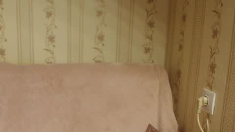 Snapshot of flowercandydoll chatting on 11/09/25, 11:30 say meow and send tip online show from 11/09/25, 11:30