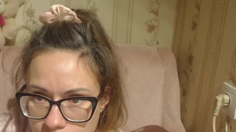 Snapshot of flowercandydoll chatting on 11/13/25, 04:39 say meow and send tip online show from 11/13/25, 04:39