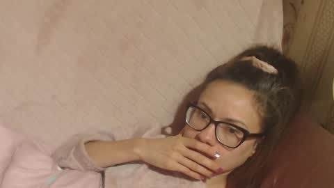 Snapshot of flowercandydoll chatting on 11/15/25, 12:13 say meow and send tip online show from 11/15/25, 12:13