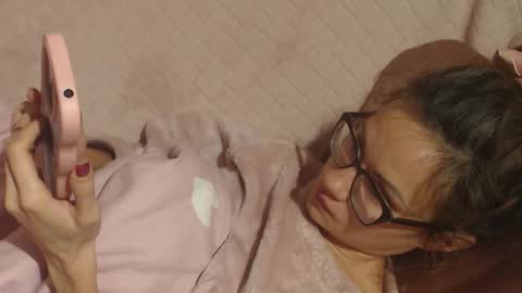 Snapshot of flowercandydoll chatting on 11/21/25, 01:37 say meow and send tip online show from 11/21/25, 01:37