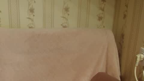 Snapshot of flowercandydoll chatting on 12/14/25, 05:07 say meow and send tip online show from 12/14/25, 05:07