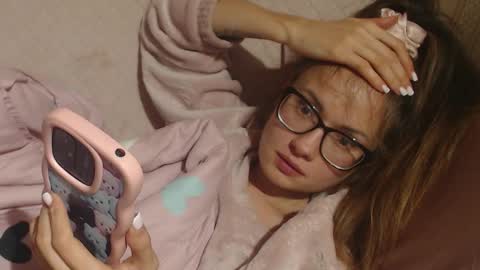 say meow and send tip  online show from 11/01/25, 06:32