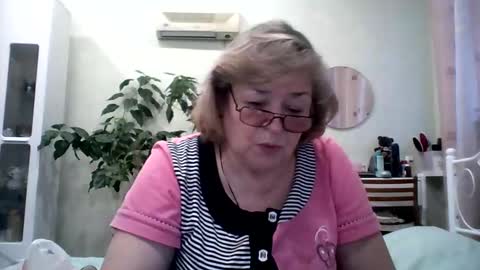 Flowerlower online show from 02/01/25, 06:21
