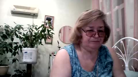 Flowerlower online show from 02/09/25, 04:04